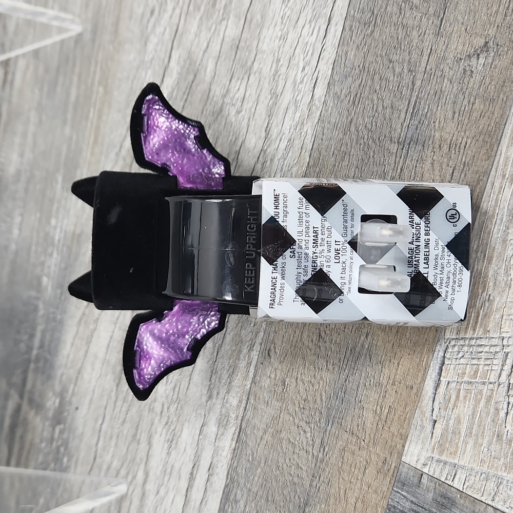 Bath & Body Works Halloween Bat Decor Set (Set of 2) - Picture 10 of 10